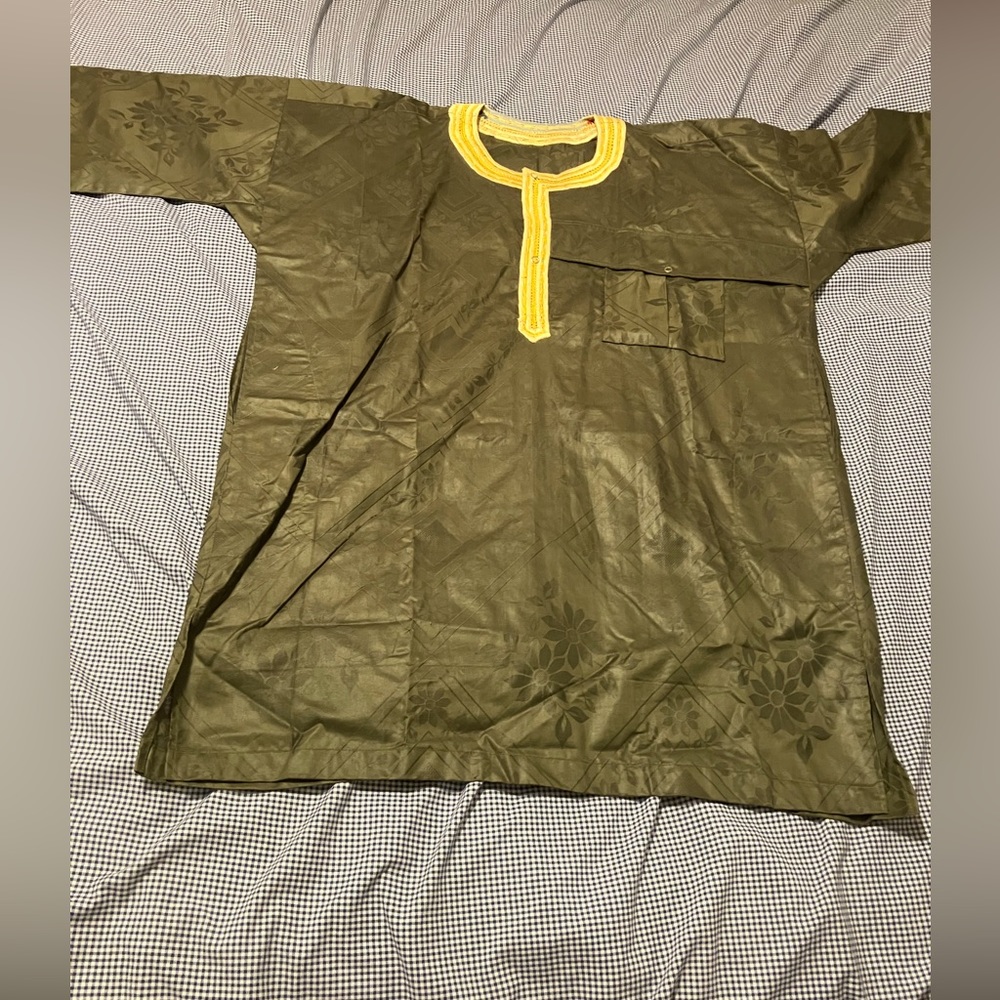 Mens African wear ( shirt) XL